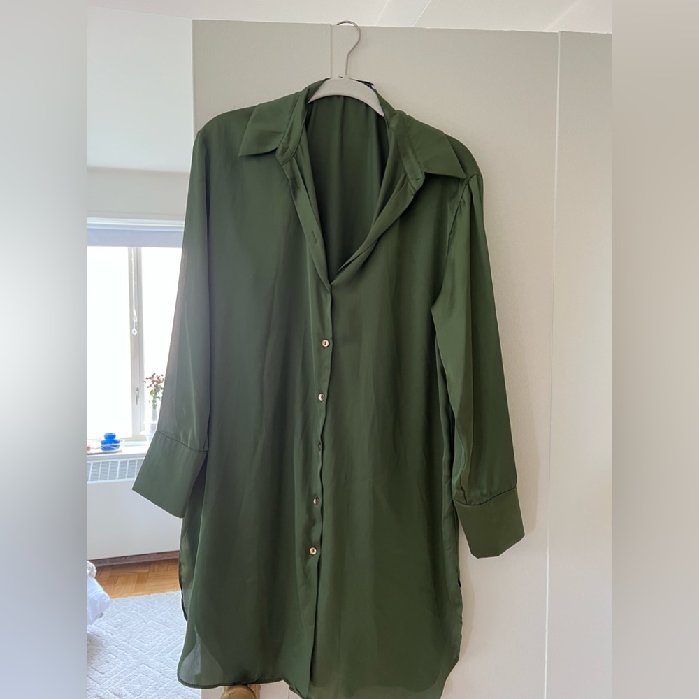 green zara dress